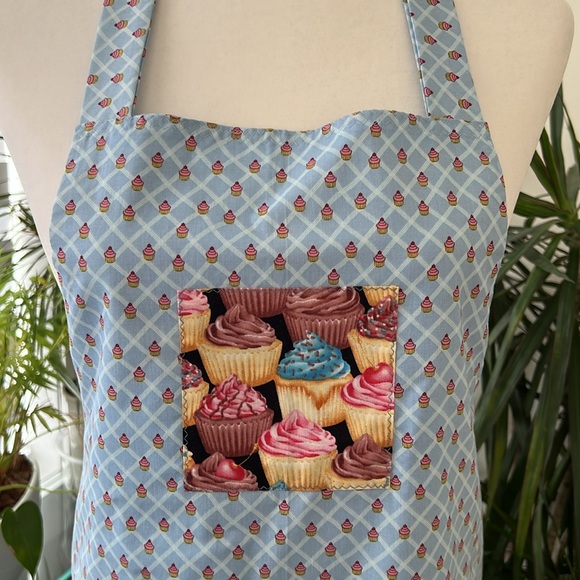 Handmade Reversible Cupcake Apron with Deep Pockets and Long Ties - Picture 4 of 8